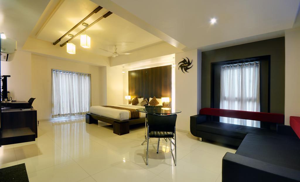 Hotel Magnum Inn Junagadh Εξωτερικό φωτογραφία