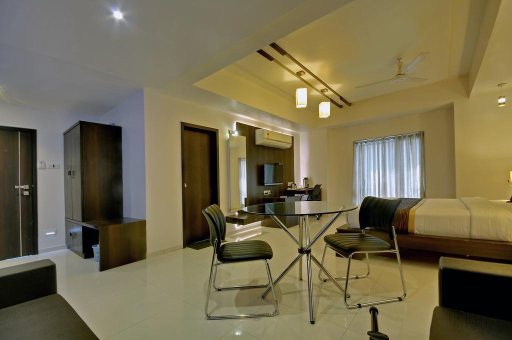 Hotel Magnum Inn Junagadh Εξωτερικό φωτογραφία