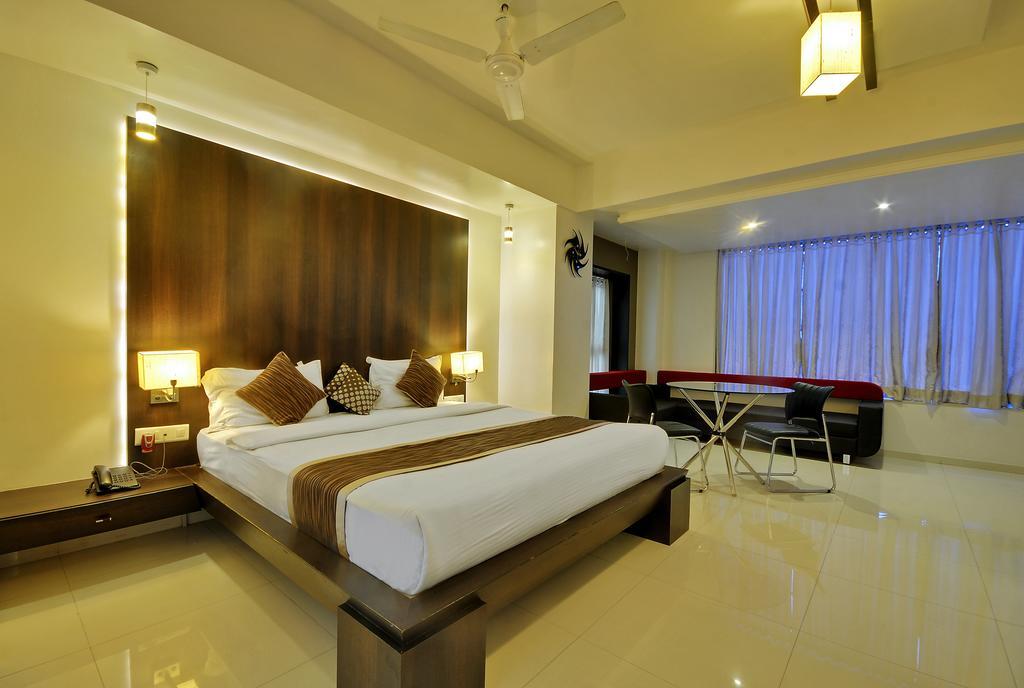 Hotel Magnum Inn Junagadh Εξωτερικό φωτογραφία