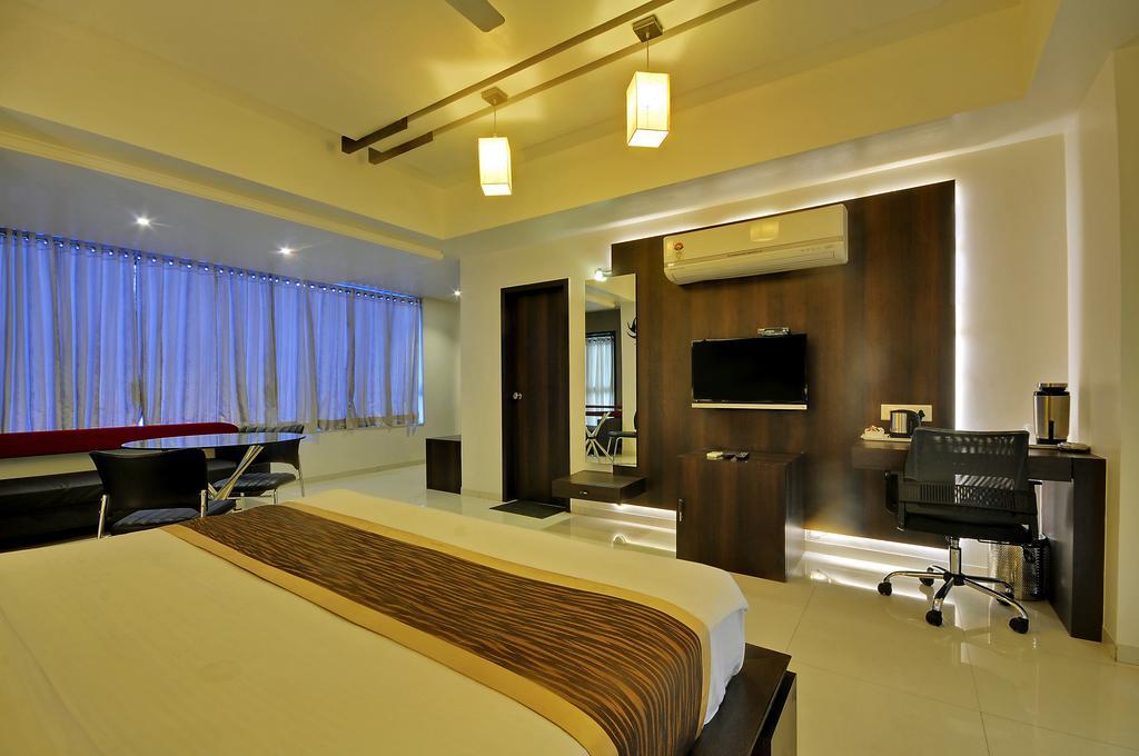 Hotel Magnum Inn Junagadh Εξωτερικό φωτογραφία