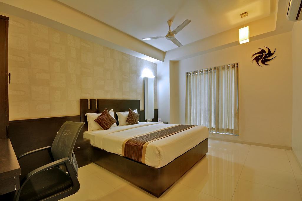 Hotel Magnum Inn Junagadh Εξωτερικό φωτογραφία