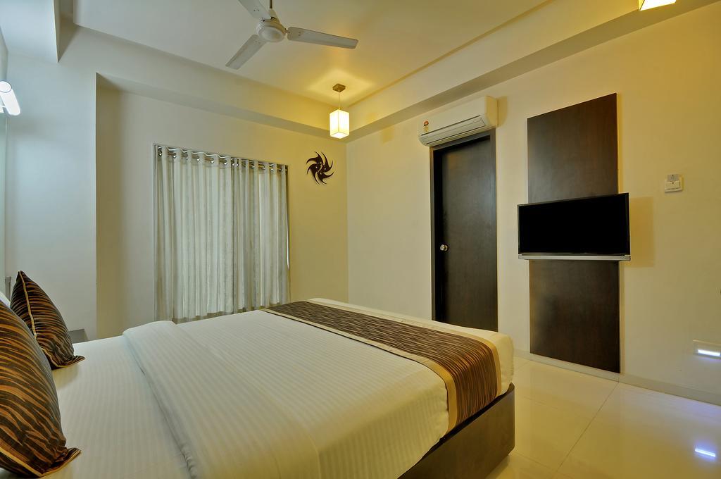 Hotel Magnum Inn Junagadh Εξωτερικό φωτογραφία