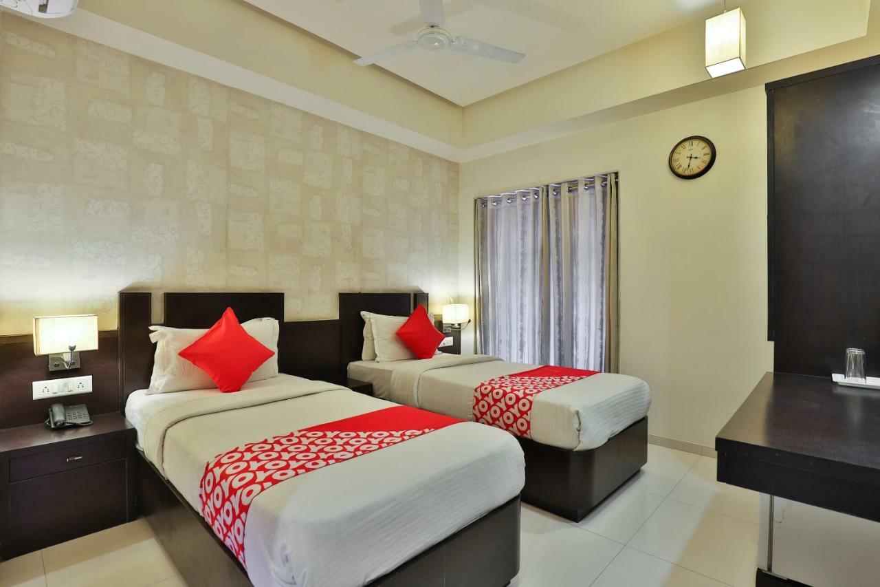Hotel Magnum Inn Junagadh Εξωτερικό φωτογραφία